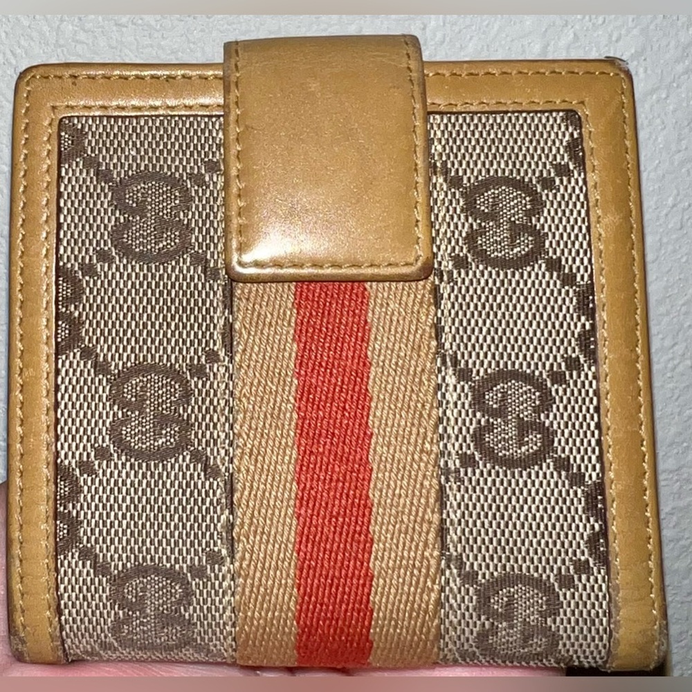 Authentic Vintage Gucci coin and card Wallet